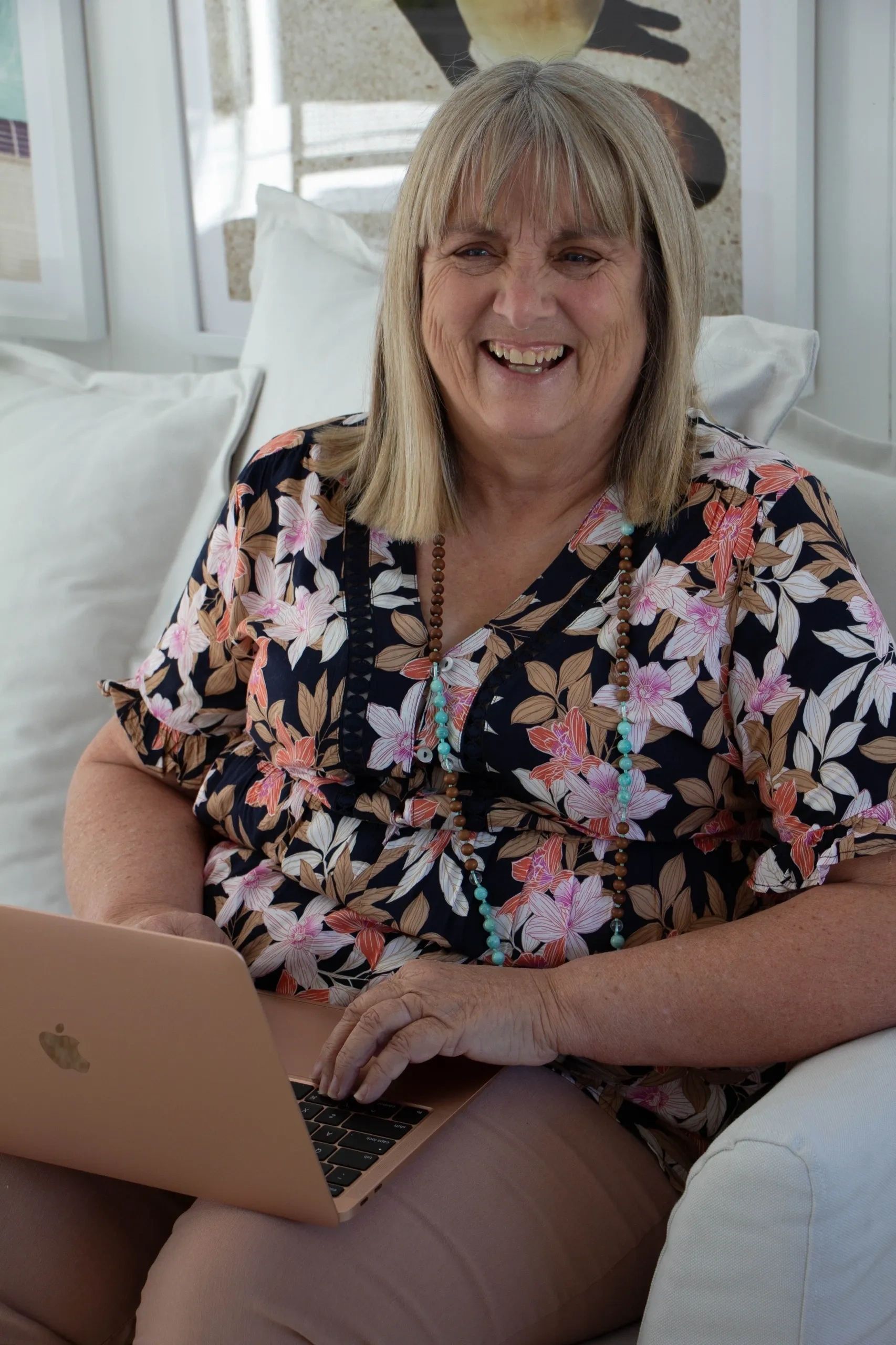 I help business women align their homes to change the energy for them to achieve their goals