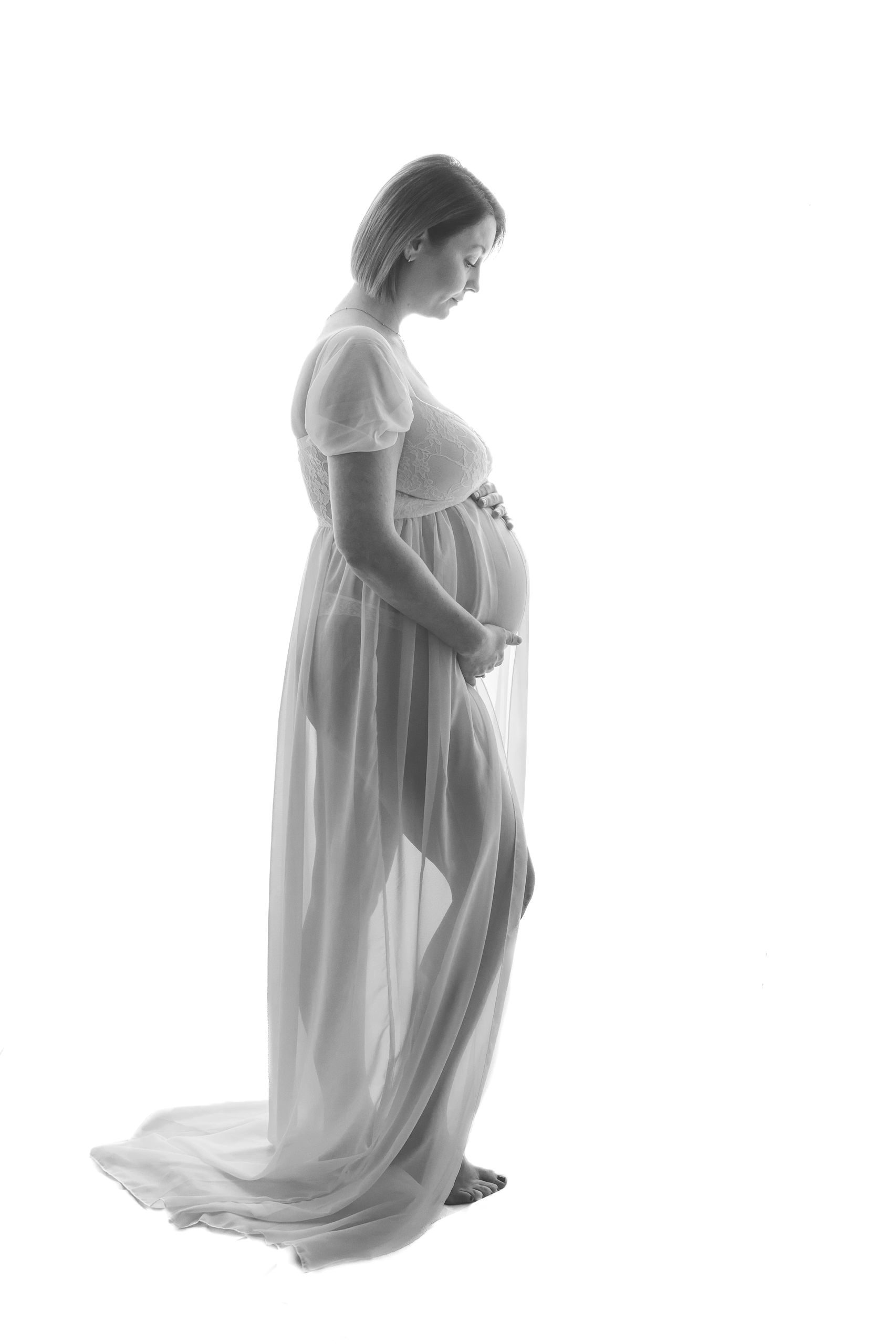 Maternity Photoshoot; Banbury; Oxfordshire; Pierangela Photography; Baby-Bump; 