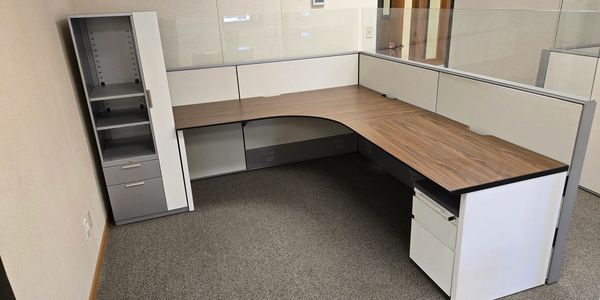 “Refurbished Haworth 42 inch cubicle panels with 14 inch glass stackers, 7.5x7.5 workstation layout.