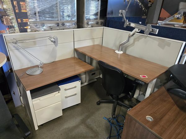“Used Haworth 5x6 sit-to-stand cubicle with three-stage electric base, Humanscale monitor arms"