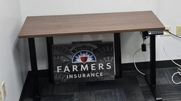 2x4 feet modern walnut sit-to-stand desk in Vancouver WA 