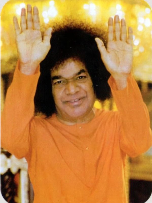 Sri Sathya Sai Baba blessing