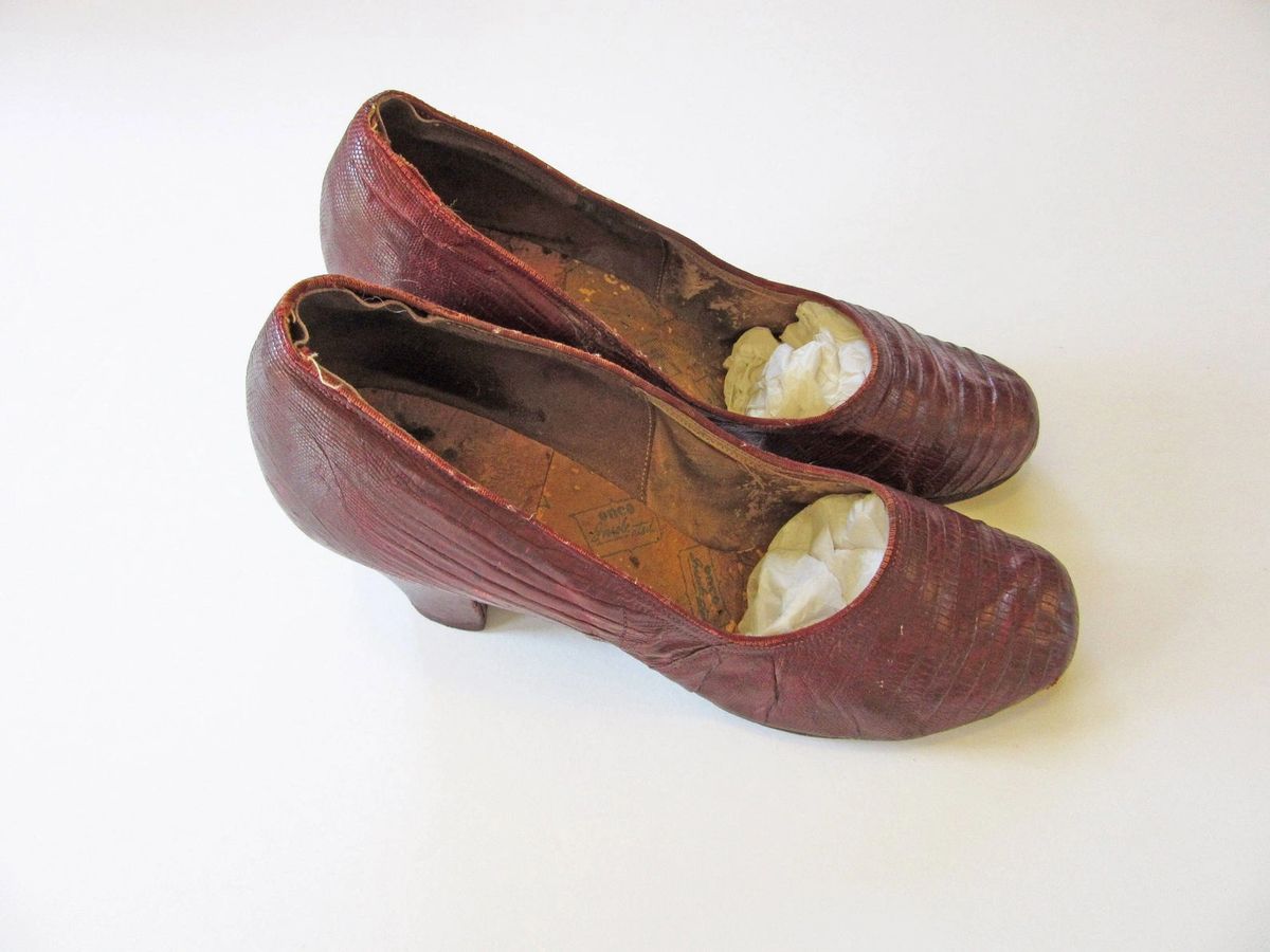 Vintage Pair Of 1940s Snake Or Alligator Skin Shoes Small Size