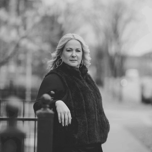 Jenn Underwood, Host of Manifest Like a Girl Podcast