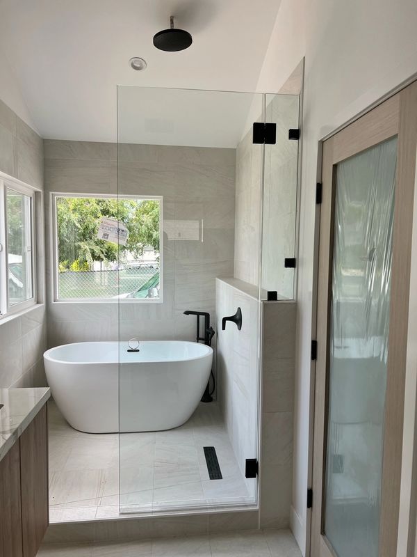 Euro style frameless shower screen
