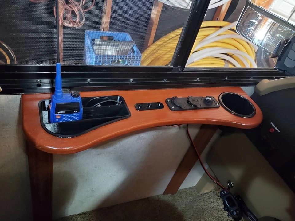 Side console for motorhome