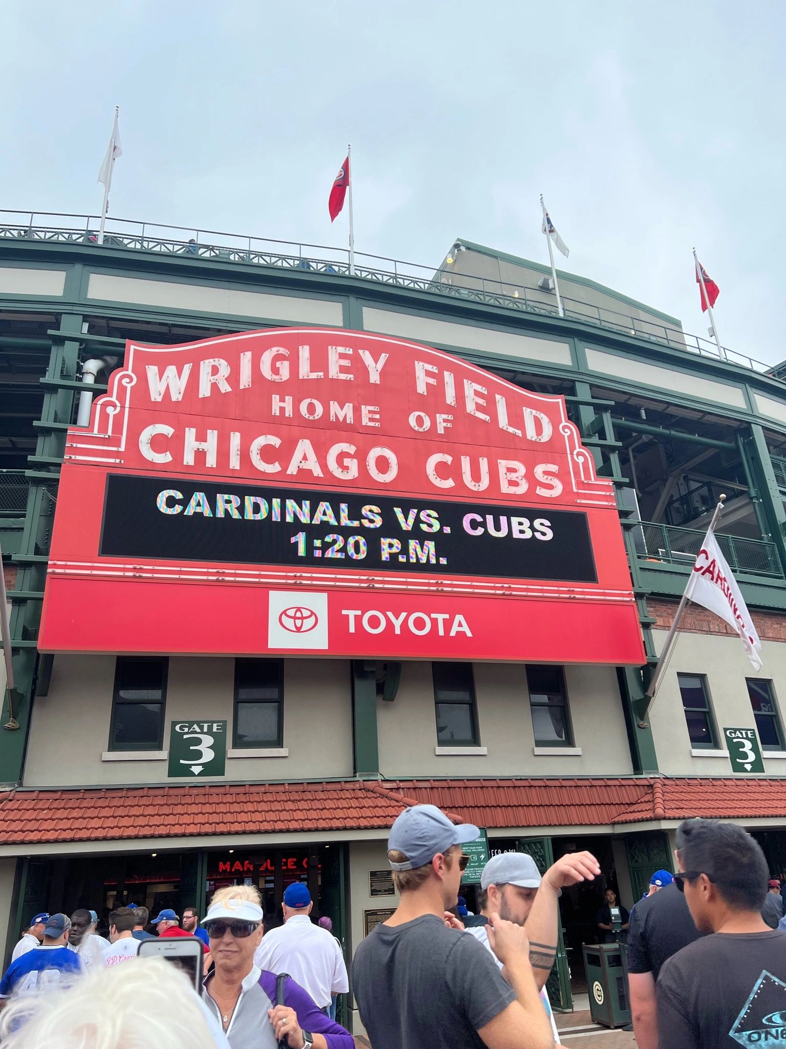 Chicago Cubs Shirt Addison 3600N 940W Sign Wrigley Field 