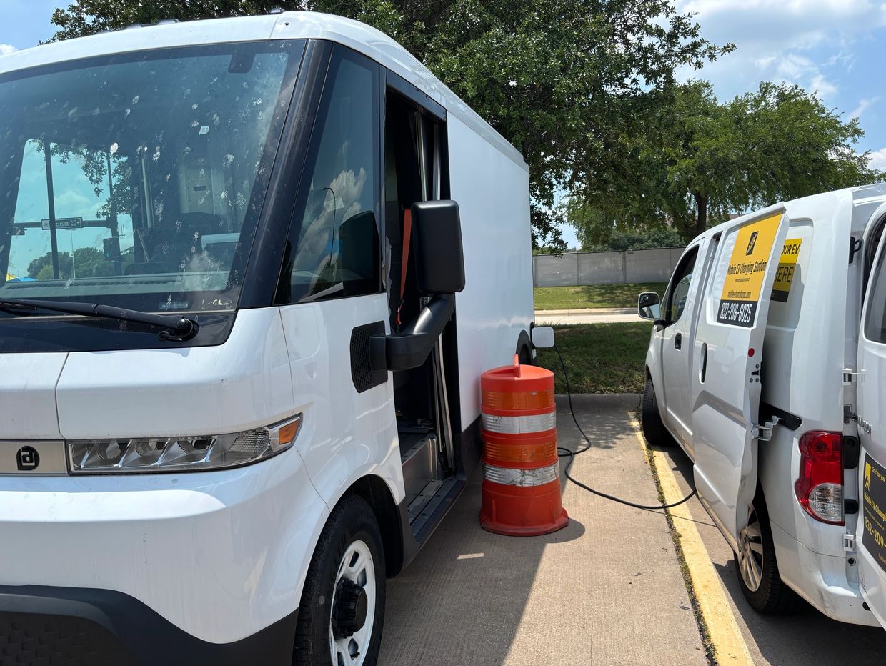 Fleet Mobile EV charging. Anywhere 24/7