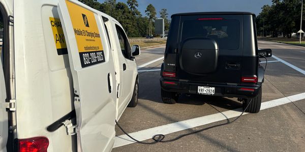 Emergency roadside EV charging assistance for Mercedes G580 at Houston Intercontinental Airport IAH 
