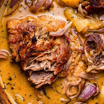 Roast Pork with Apple and Onions
