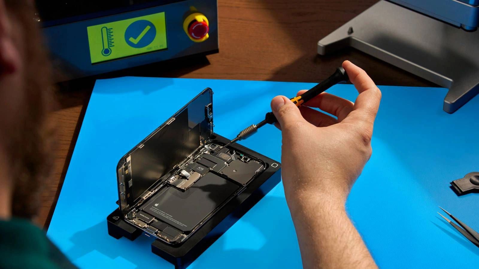 apple-self-service-repair-iphone.jpeg