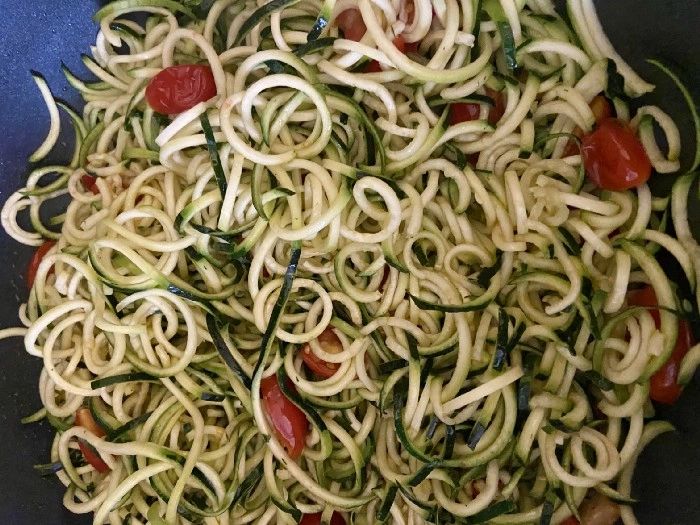 How to Make Zucchini Noodles {ZOODLES}- Mama Loves Food