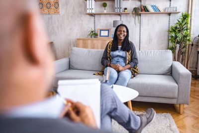Registered Psychotherapist providing virtual anxiety therapy session in Ontario
