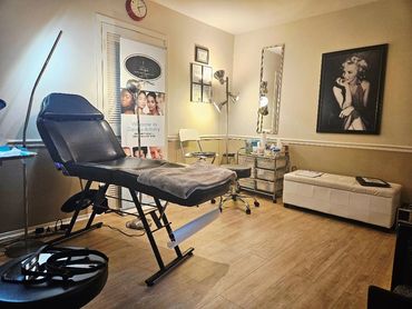 Massage bed with hair spa