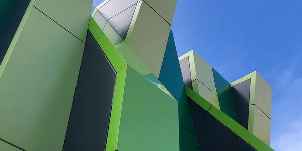 Black silicone on aluminium panels