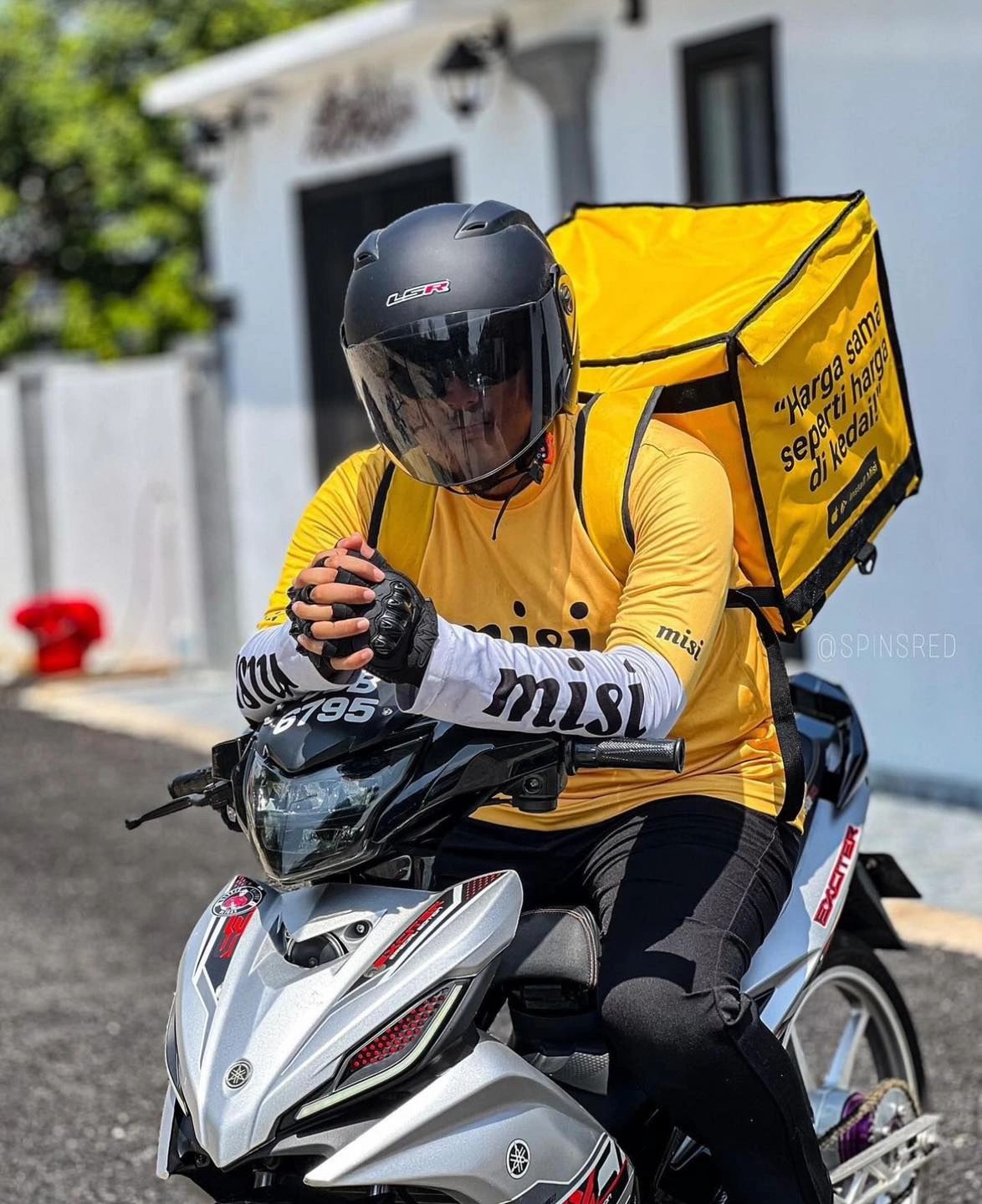 Rider Misi Rakyat food delivery