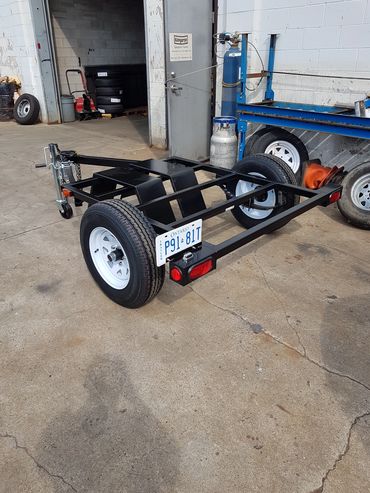Custom trailer frame with removeable fenders