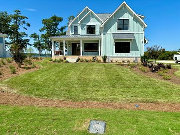 Premium pine straw and mulch landscaping service Wilmington