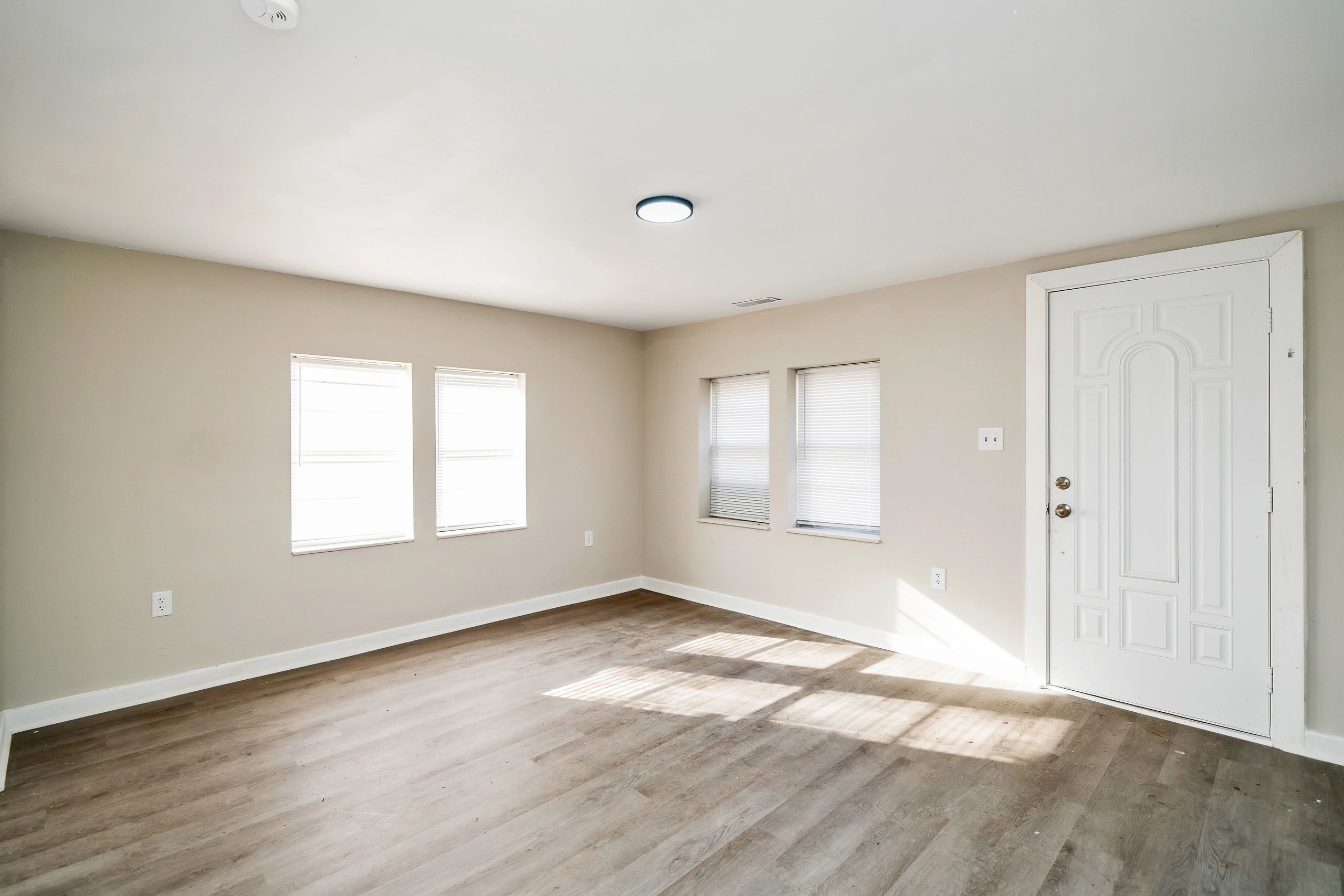 Warrior Ave interior