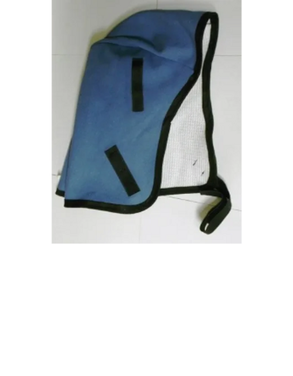 Helmet Liner With Chin Strap.  Water Repellent, Cold Weather. Color Blue.
Size : Universal
NSN - 841