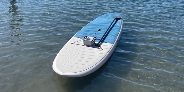 Electric standup paddleboard (electric SUP) by Firefly SUP Drives. 