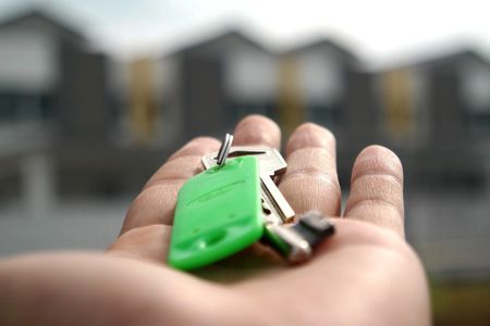 Realtor handing buyer keys