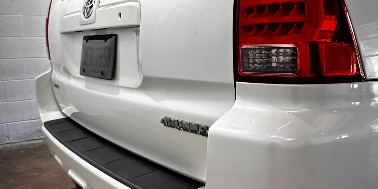 paint polishing on toyota