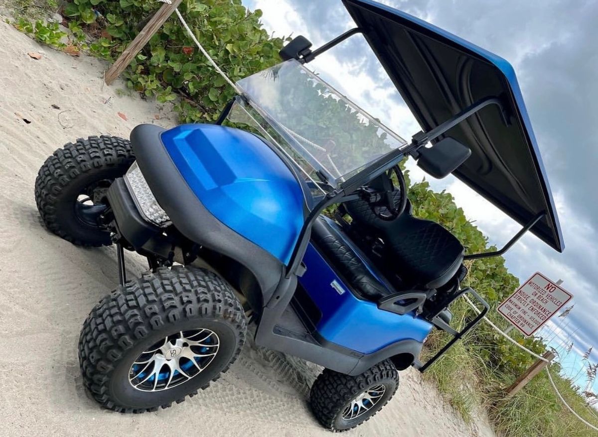 CLUB CAR PRECEDENT GOLF CART