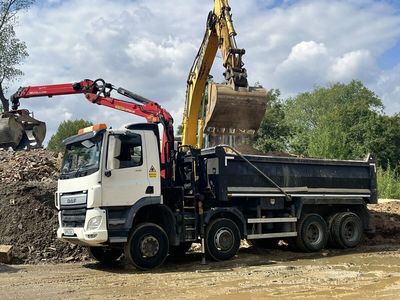 Grab Lorry On A Muck Away Job In Harlow