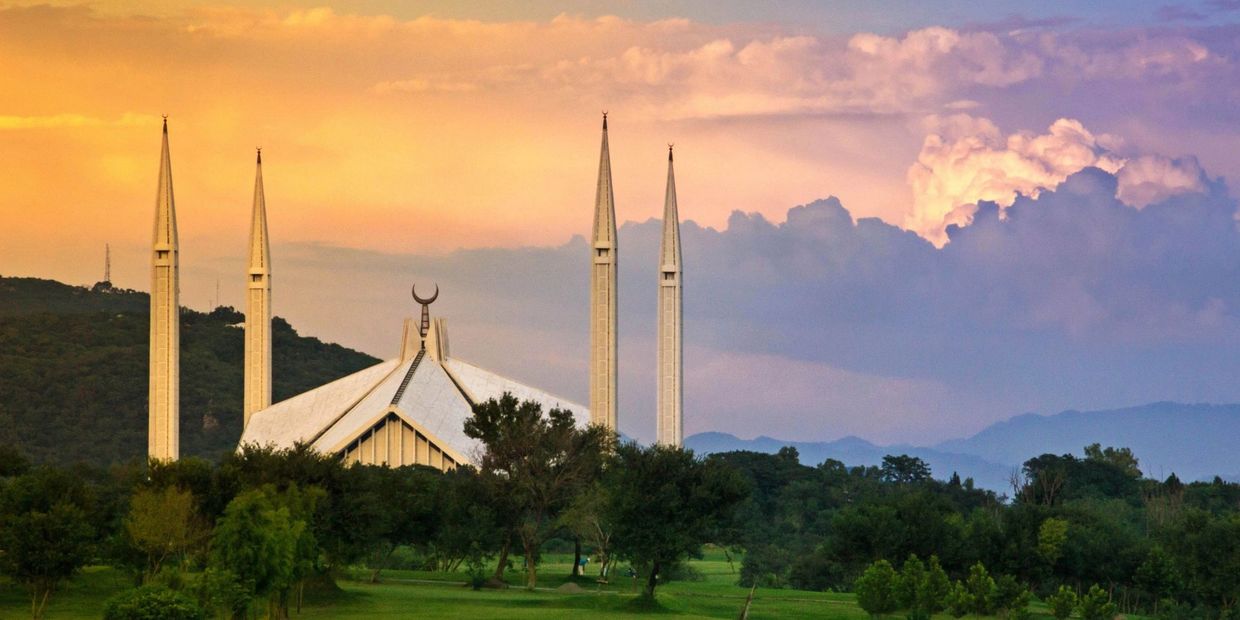 Picture of Faisal Mosque in Islamabad at sunset.
