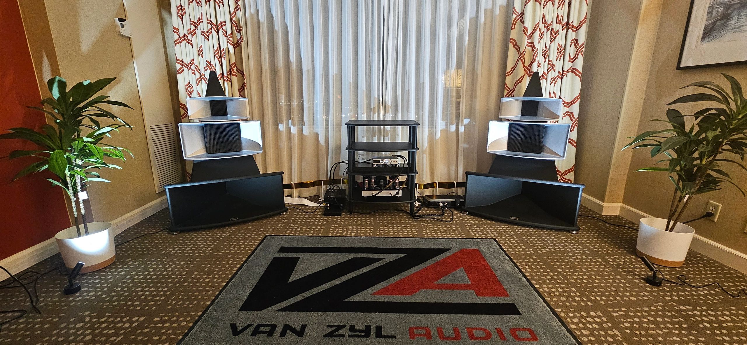 vanzylaudio.com