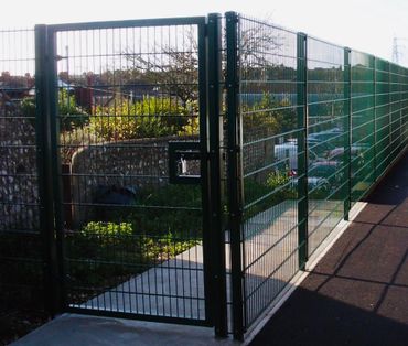 Open mesh fencing and access gate