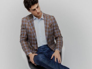 Man in sport coat outfit