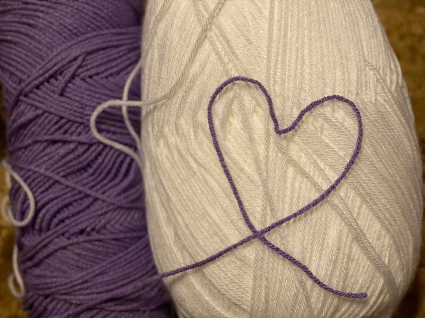 Bundle of yarn in the shape of a heart
