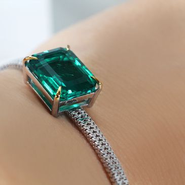 Emerald bracelet