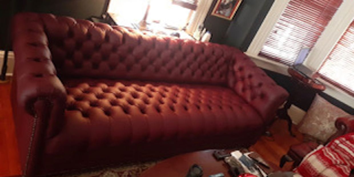 upholstery and furniture refinishing in Levittown 