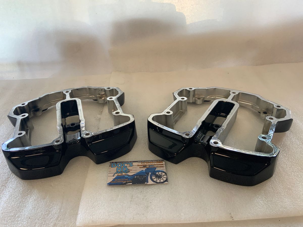 M8 LOWER ROCKER BOXES GLOSS BLACK