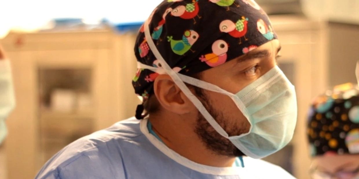 Dr. Selim Birol performing Gastric Sleeve Surgery