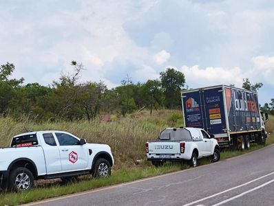 Hi-Risk Bodyguard of good in transit