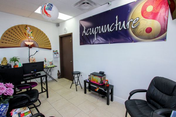 Foto de la sala de recepción de Miami Acupuntura 2.