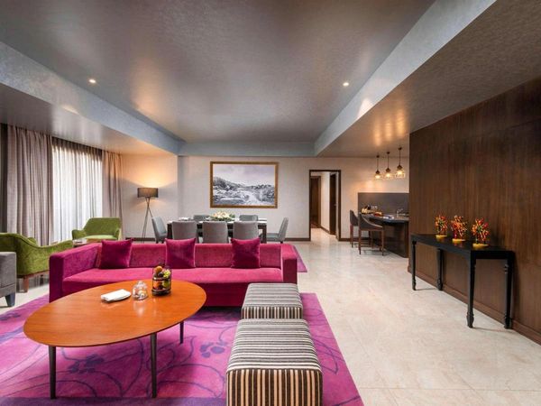 Presi Suite Living Room 