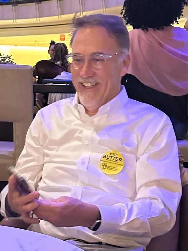The #butterbuzz continues at #APA2023   Grateful to be hanging out with Dr. Tim Cavell. Dr. Cavell p