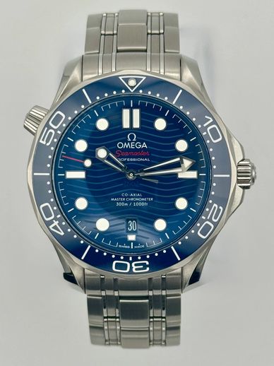 Soldier shot of Blue Seamaster 300M