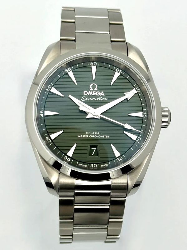 Soldier shot of OMEGA AQUA TERRA 38 