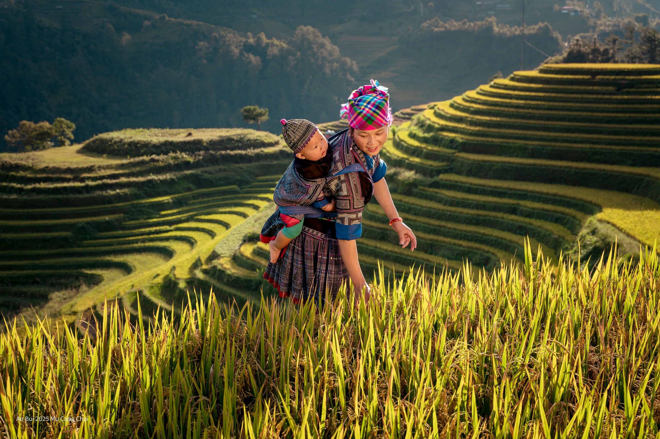 Hành Trình Việt Tour Dã Ngoại và Photo Tour Vietnam logo