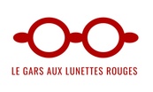 Le gars  aux lunettes rouges