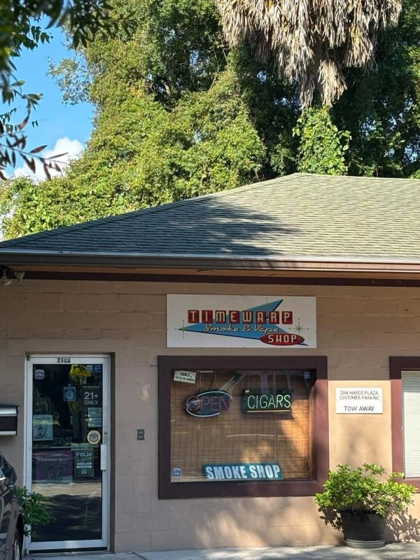 Timewarp Smoke &amp; Vape Shop storefront.