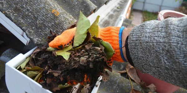 Cleaning girt and leaved from a gutter
