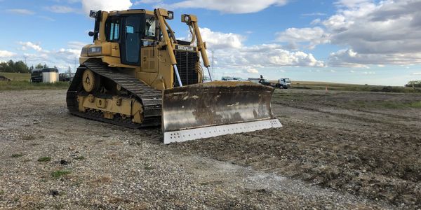 Cat D6R level the ground perfectly with GPS 