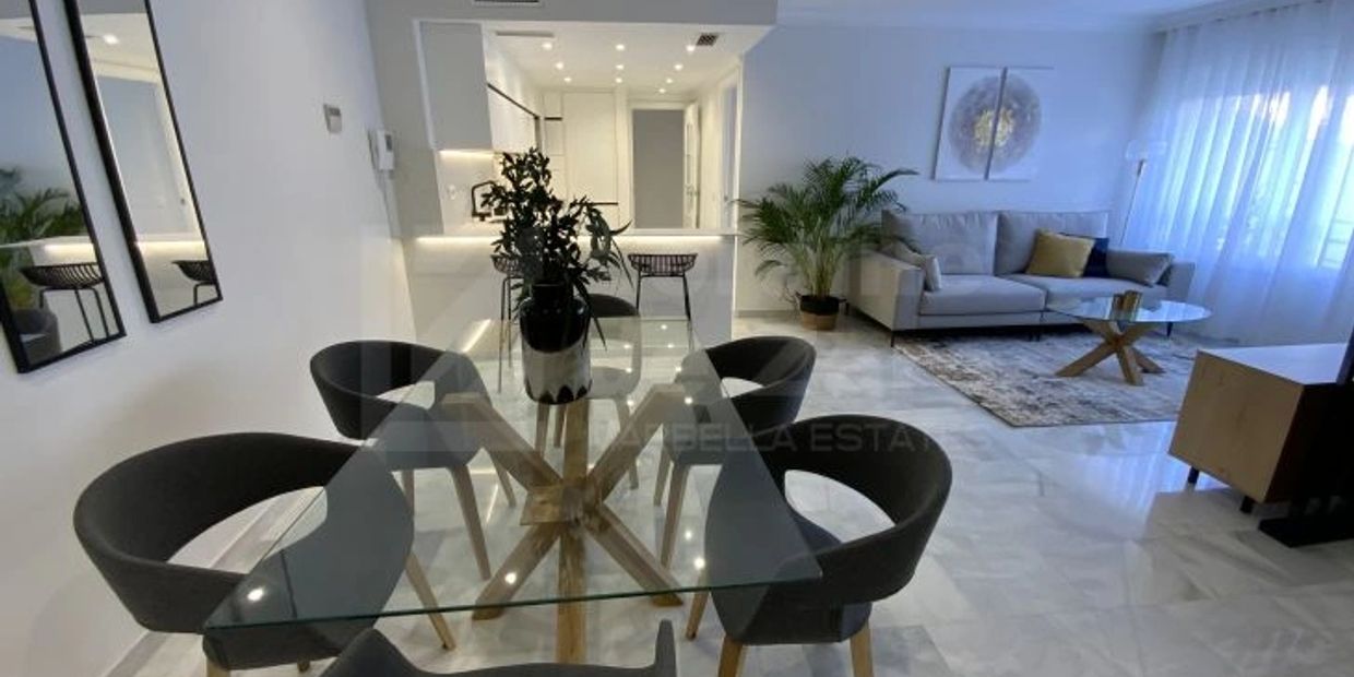 This apartment is an excellent opportunity for buyers seeking a move-in-ready home, a central Marbel